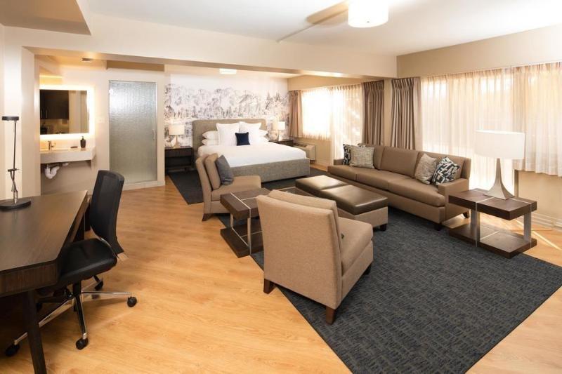 Hotel Centennial 3*